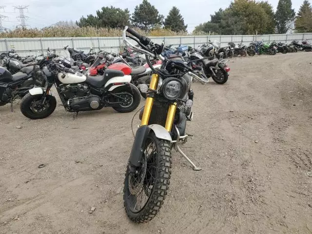 2022 Triumph Scrambler 1200 XE