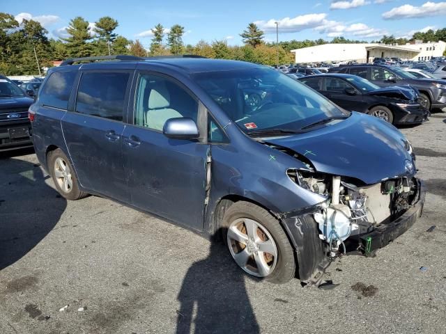 2015 Toyota Sienna LE