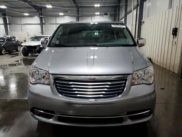 2014 Chrysler Town & Country Touring L