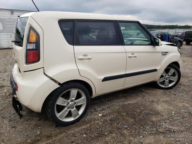 2011 KIA Soul +