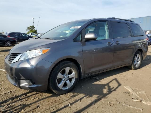 2014 Toyota Sienna LE