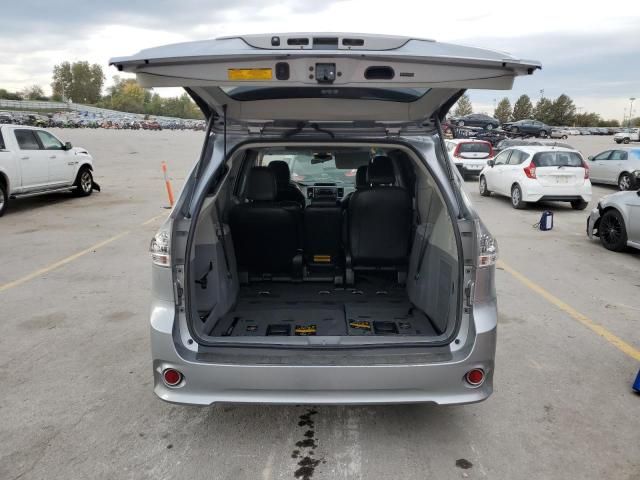 2011 Toyota Sienna Sport