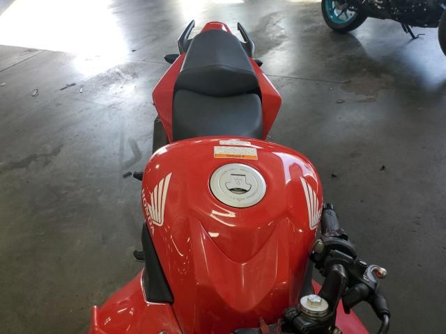 2015 Honda CBR300 R