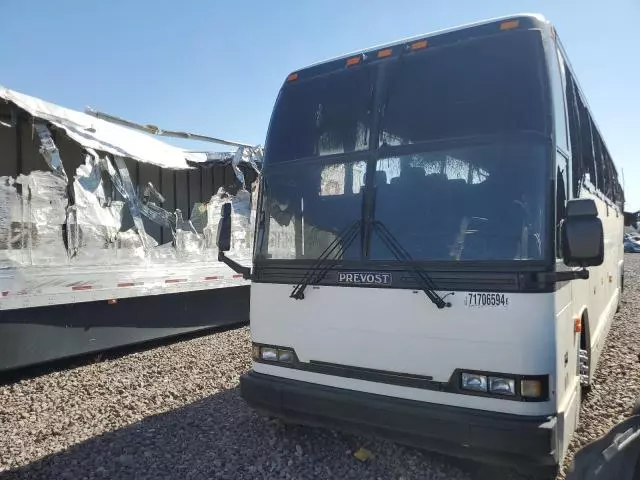 2001 Prevost Bus