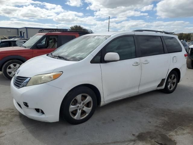 2011 Toyota Sienna LE