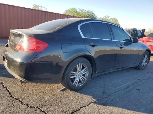 2015 Infiniti Q40