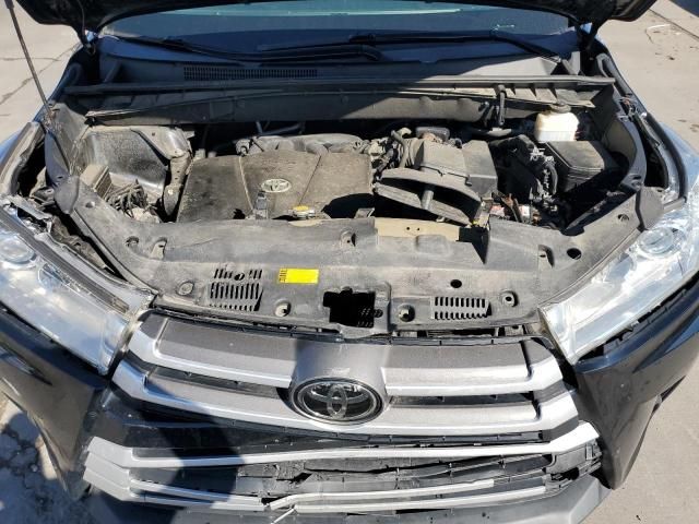 2017 Toyota Highlander SE