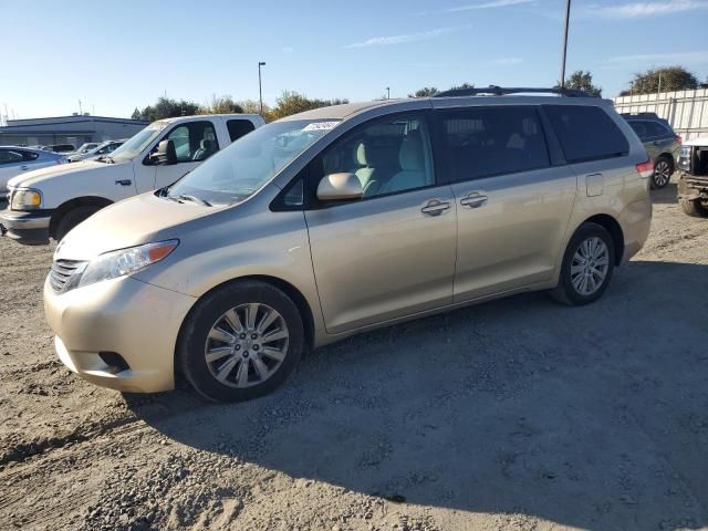 2011 Toyota Sienna LE