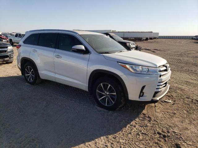 2017 Toyota Highlander SE