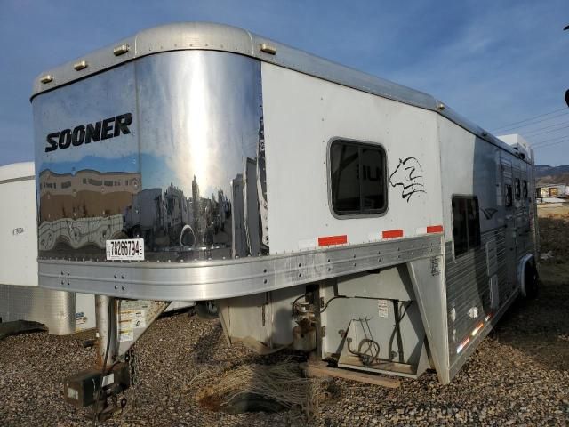 2011 Soon Horse Trailer