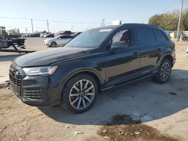 2022 Audi Q7 Premium Plus