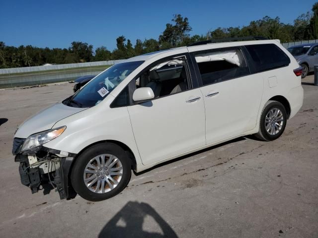 2017 Toyota Sienna XLE