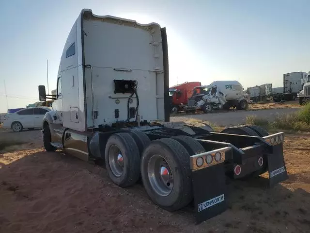 2015 Kenworth Construction T680