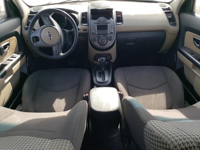 2010 KIA Soul +