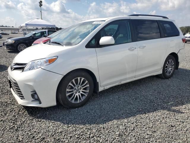 2020 Toyota Sienna XLE