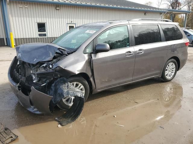 2016 Toyota Sienna XLE