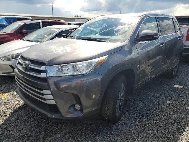 2017 Toyota Highlander SE