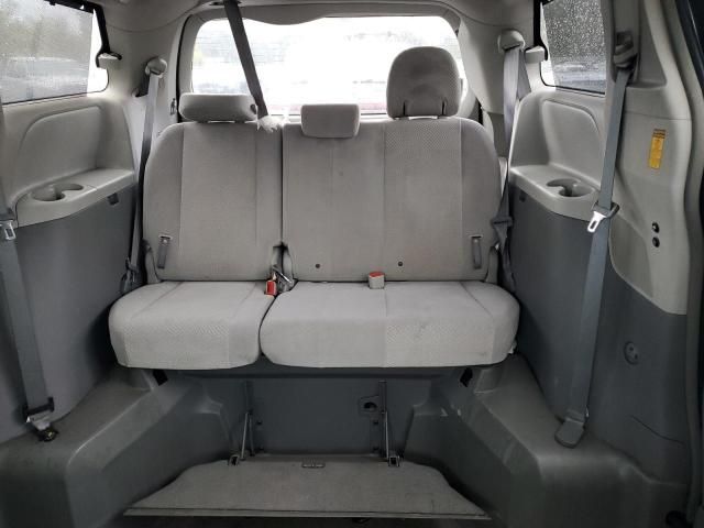 2014 Toyota Sienna LE