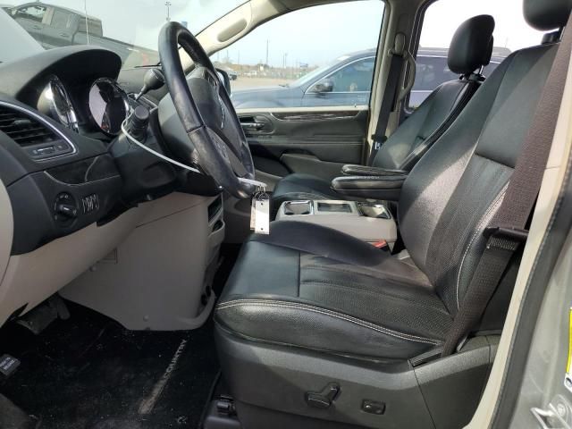 2015 Chrysler Town & Country Touring L