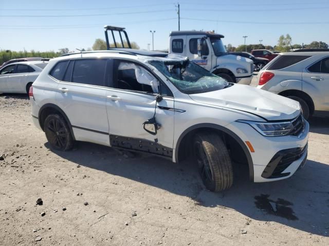 2022 Volkswagen Tiguan SE R-LINE Black