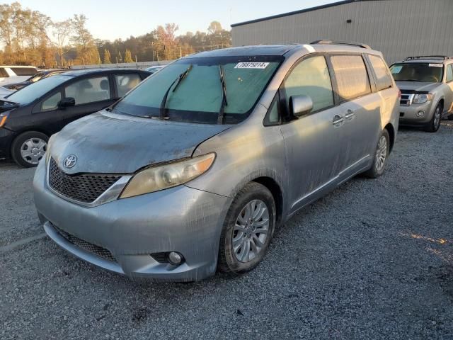 2013 Toyota Sienna XLE