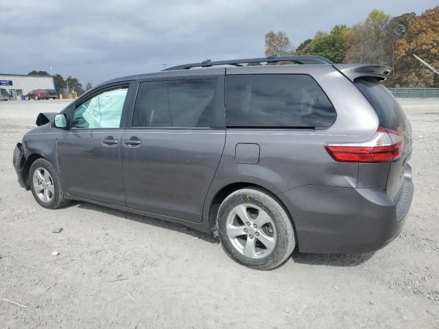 2017 Toyota Sienna LE