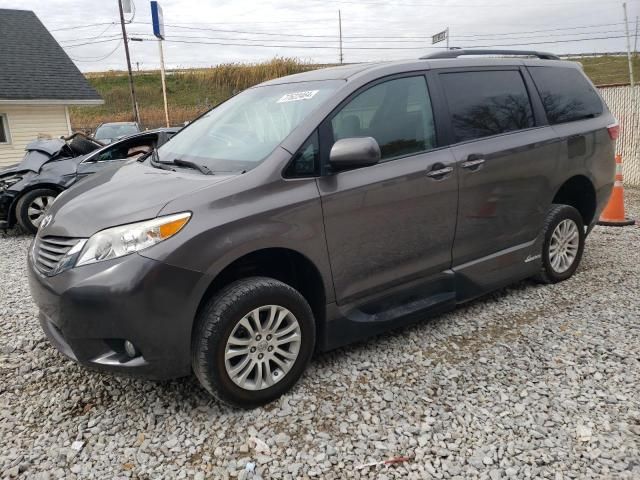 2015 Toyota Sienna XLE