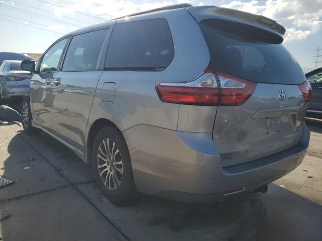 2018 Toyota Sienna XLE