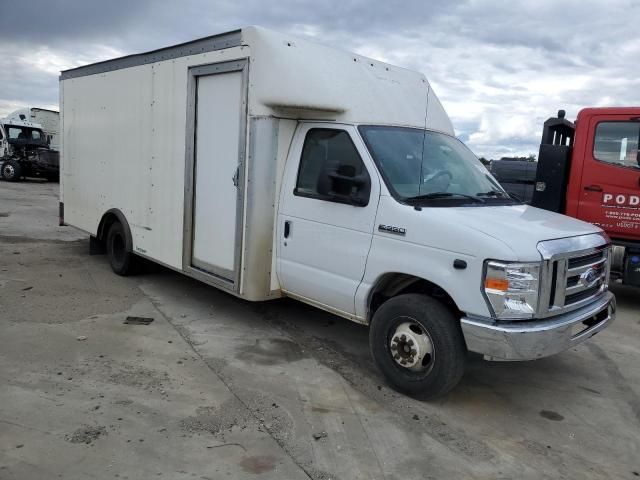 2021 Ford Econoline E350 Super Duty Cutaway Van