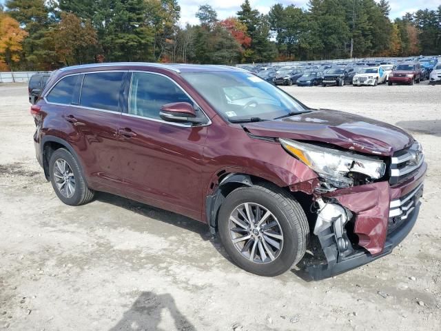 2017 Toyota Highlander SE