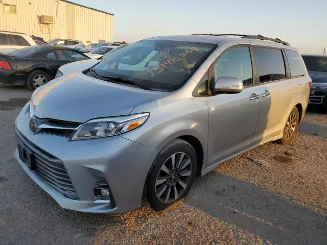 2019 Toyota Sienna XLE