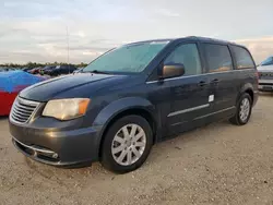 Carros dañados por inundaciones a la venta en subasta: 2014 Chrysler Town & Country Touring