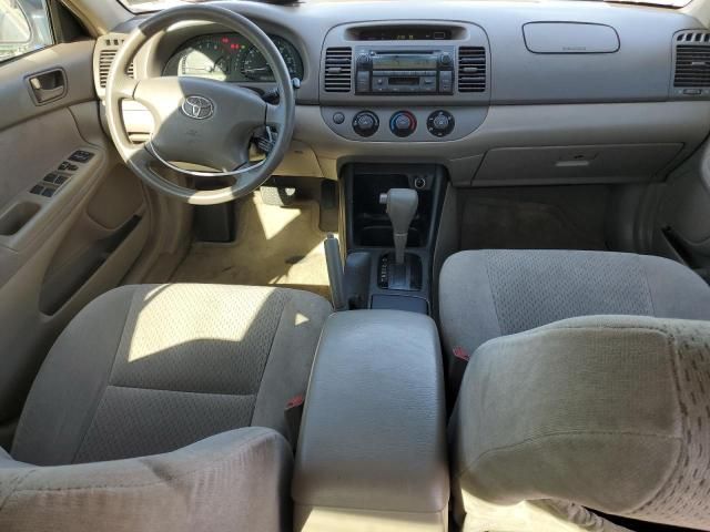 2004 Toyota Camry LE