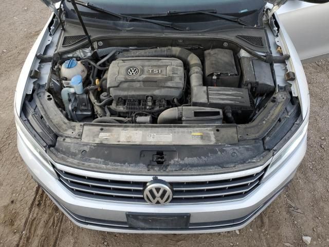 2017 Volkswagen Passat SE