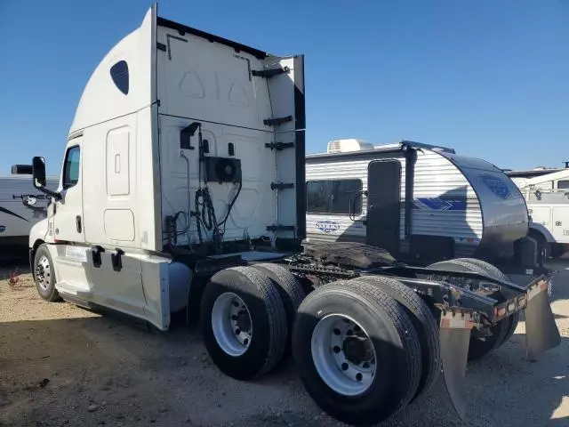 2019 Freightliner Cascadia 126