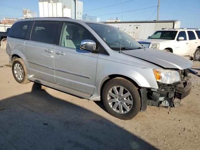 2011 Chrysler Town & Country Touring L