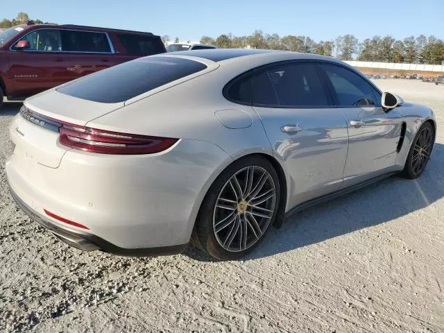 2017 Porsche Panamera 2