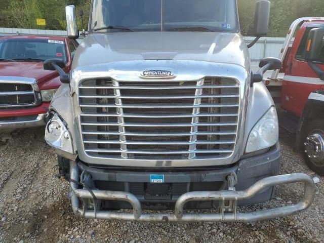 2016 Freightliner Cascadia 125