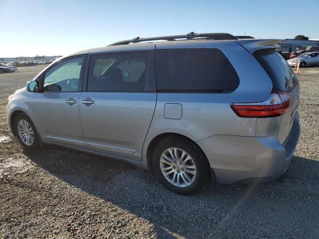 2016 Toyota Sienna XLE