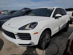 Carros salvage para piezas a la venta en subasta: 2023 Porsche Cayenne Base