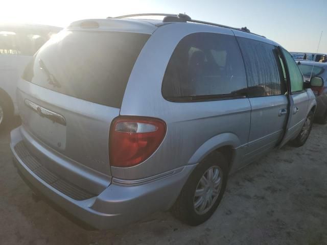 2005 Chrysler Town & Country Touring