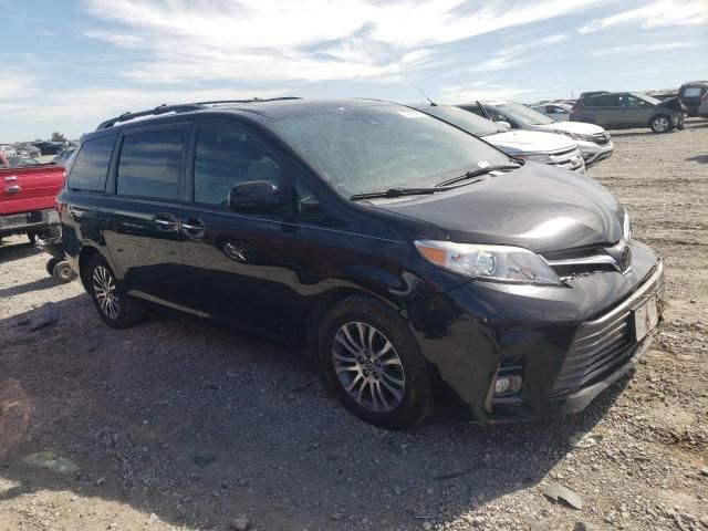 2018 Toyota Sienna XLE