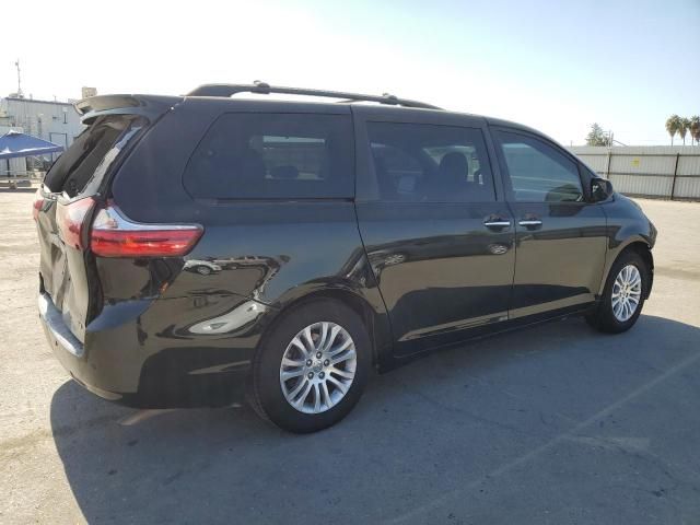 2017 Toyota Sienna XLE