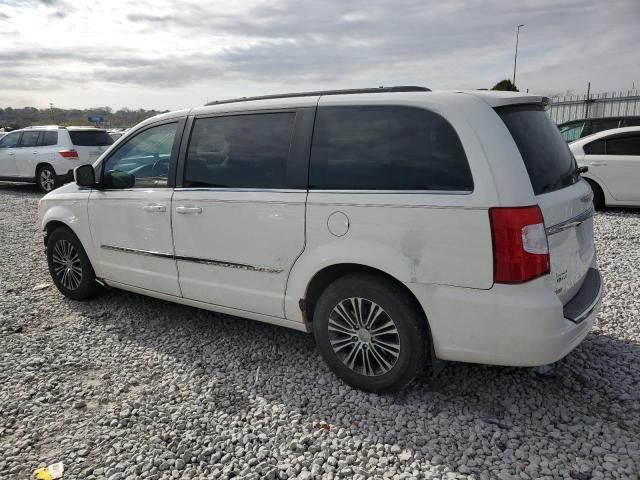 2013 Chrysler Town & Country Touring