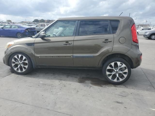 2013 KIA Soul +