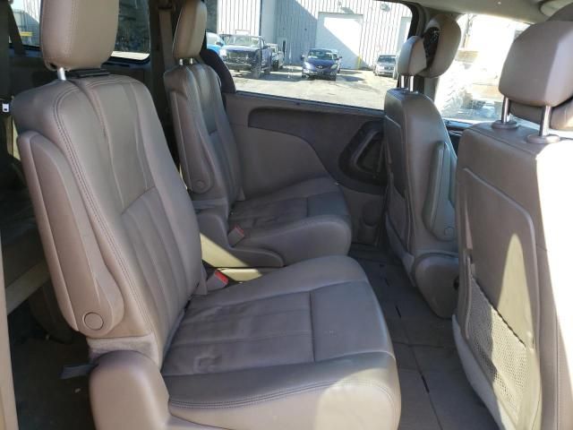 2014 Chrysler Town & Country Touring L