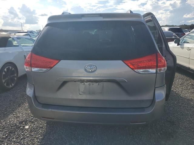 2014 Toyota Sienna LE