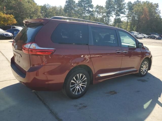 2018 Toyota Sienna XLE