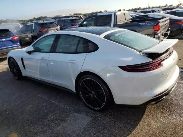 2018 Porsche Panamera 4