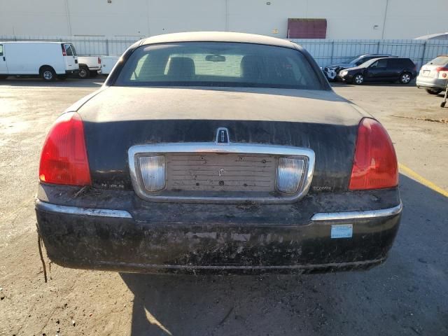 2011 Lincoln Town Car Signature Limited